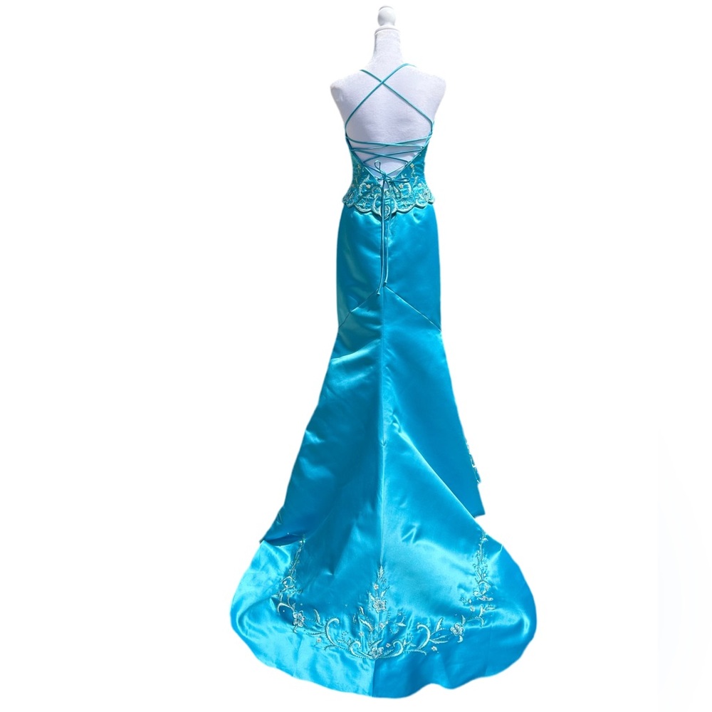 Tiffany Turquoise Beaded Formal Gown with Train – Size 8 Curated Preowned Attire